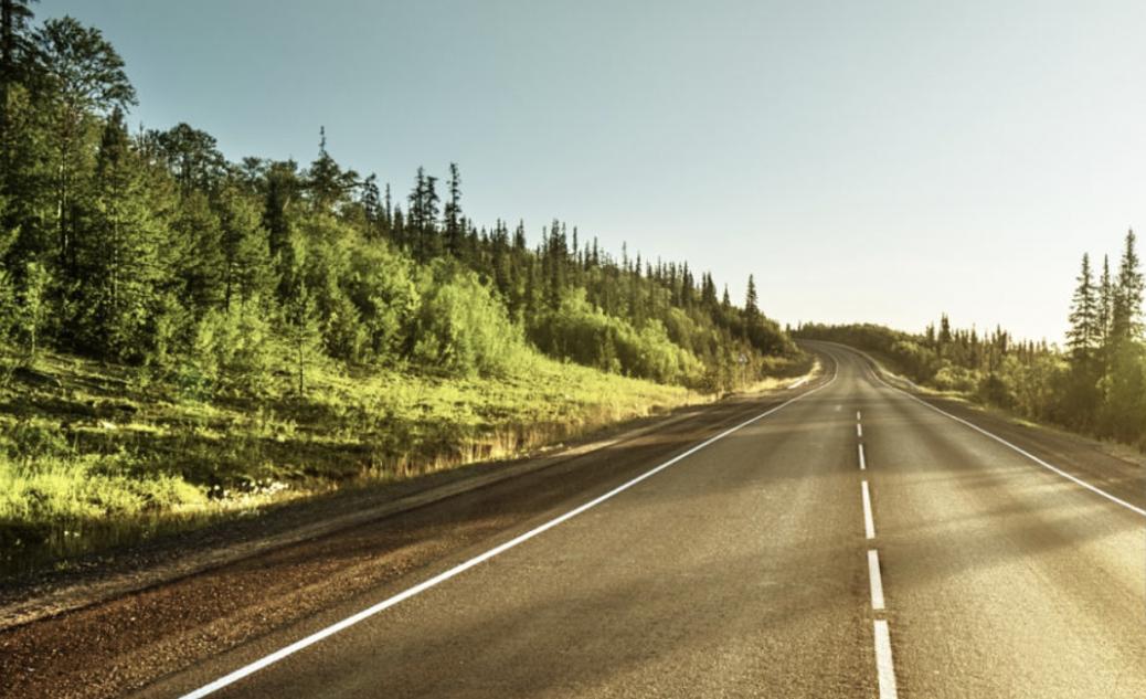 Une route en campagne