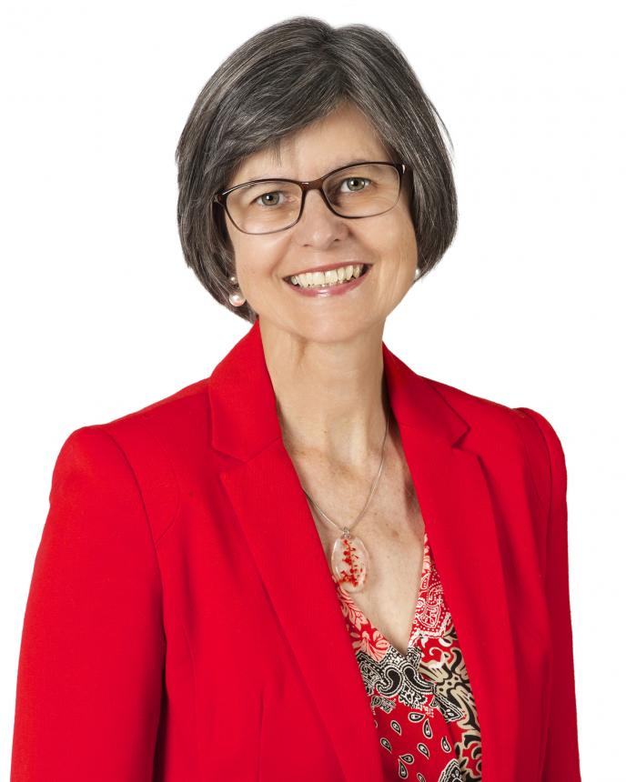 Une étude de recherche financée par les IRSC et le Royal soutient l’engagement significatif des aidants conseillers dans les organismes de santé Cynthia Clark
